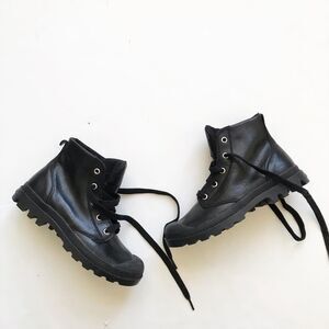 Palladium black combat boots EUC size 3.5Y